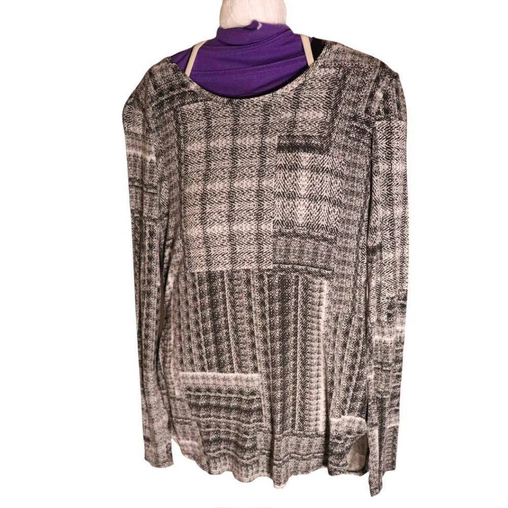 🎊3 FOR $10 DEX WOMENS S/P BLACK & WHITE PATTERNED SHIRT WITH SLITS IN SIDES